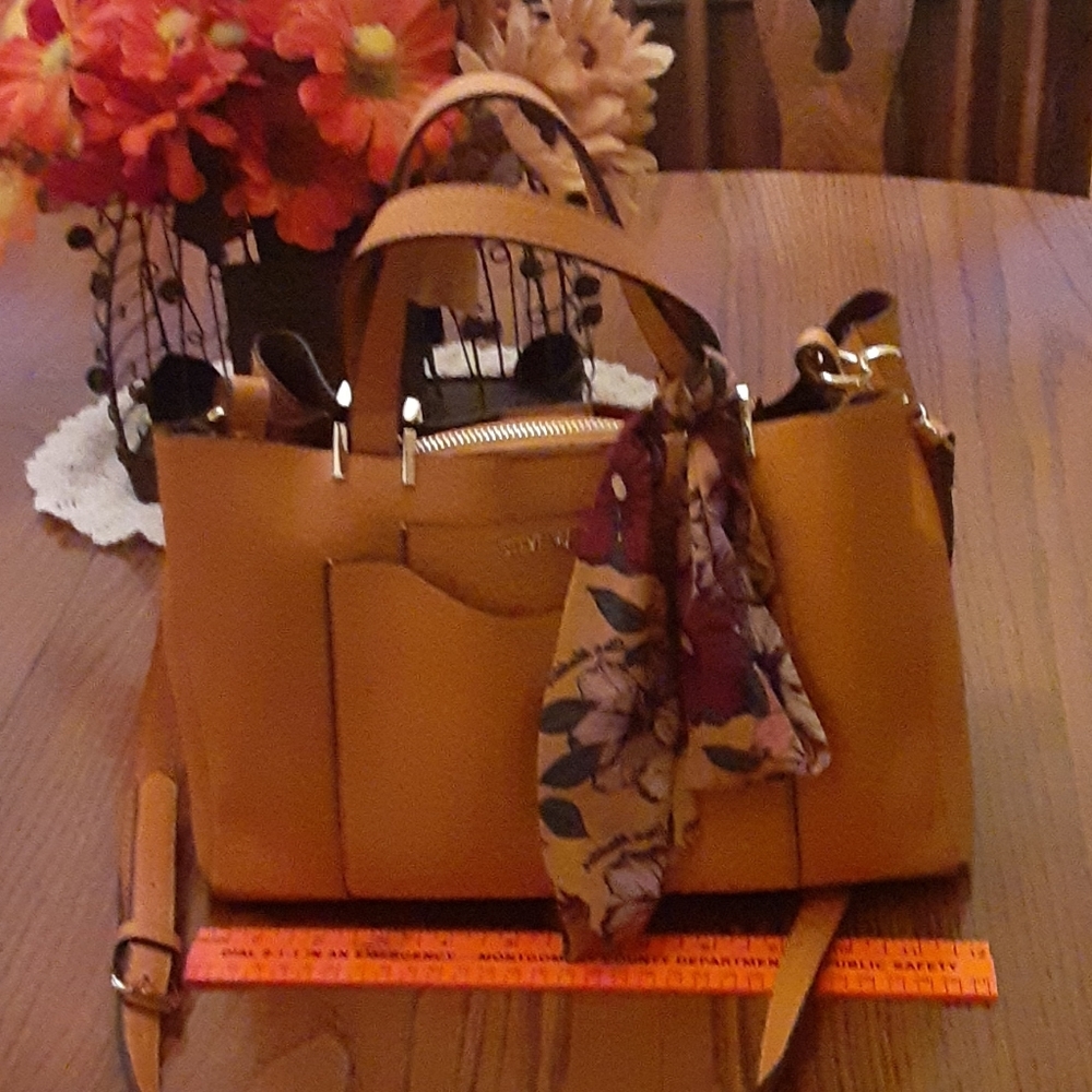 Satchel handbag